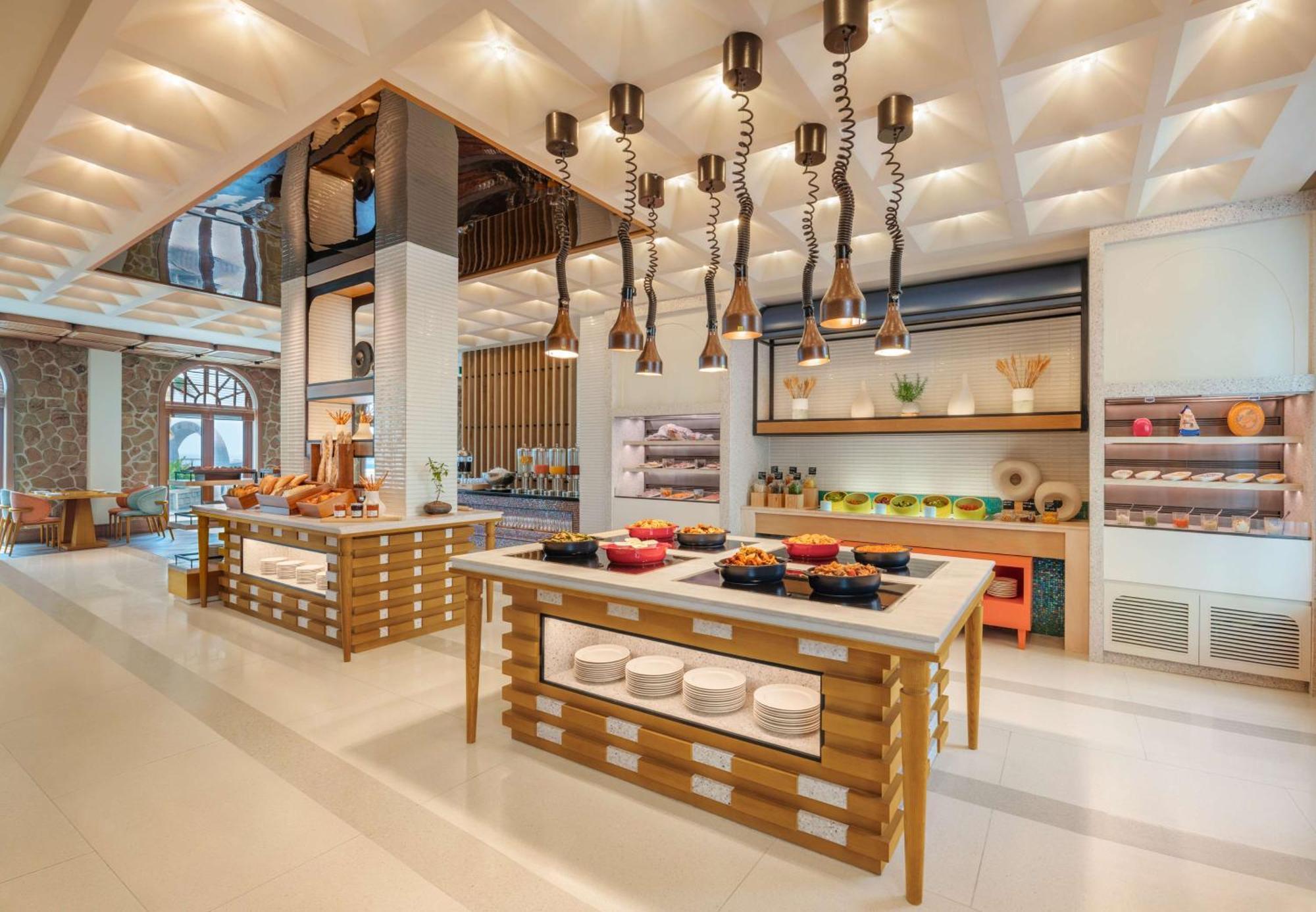Hotel La Festa Phu Quoc, Curio Collection By Hilton Exterior foto